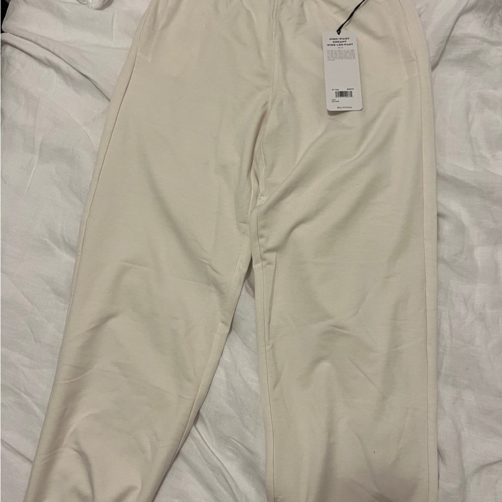 NWT Alo Yoga High Waist Dreamy Wide-Leg Pant - Ivory